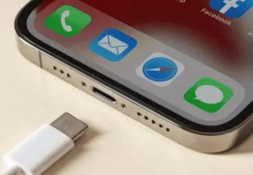 内蒙古苹果15维修分享iPhone15改USB-C接口后能和安卓用户互借充电器吗 